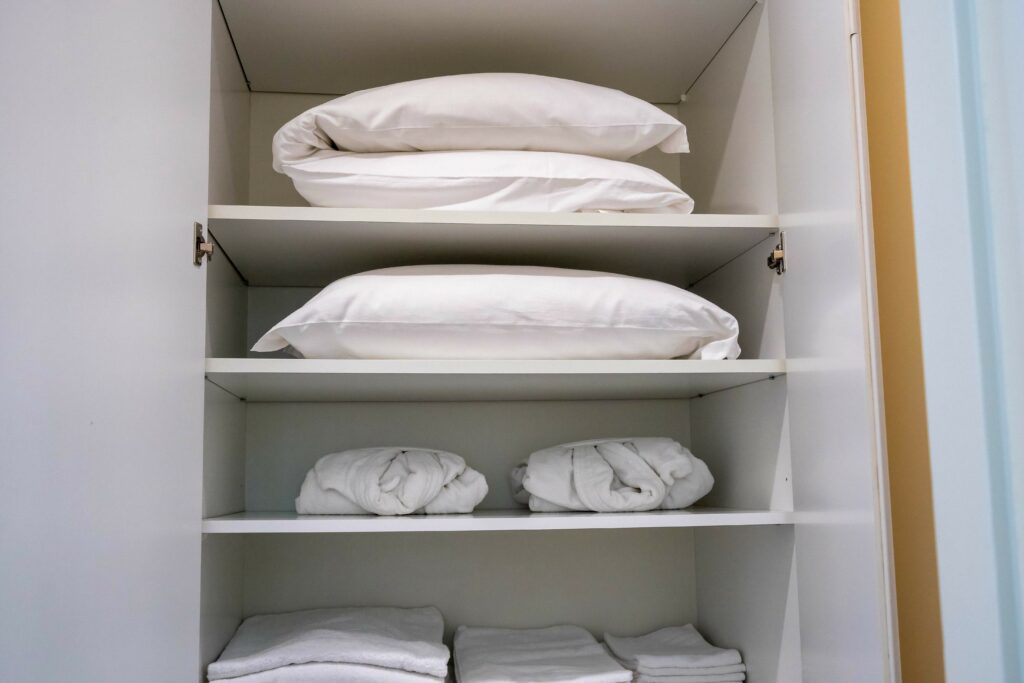 White Style Alcove